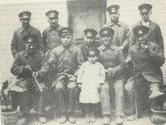 Zass il primo sedudo da destra